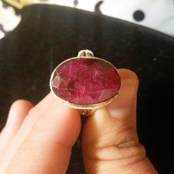 Jewelry - Genuine Kashmir Ruby Ring